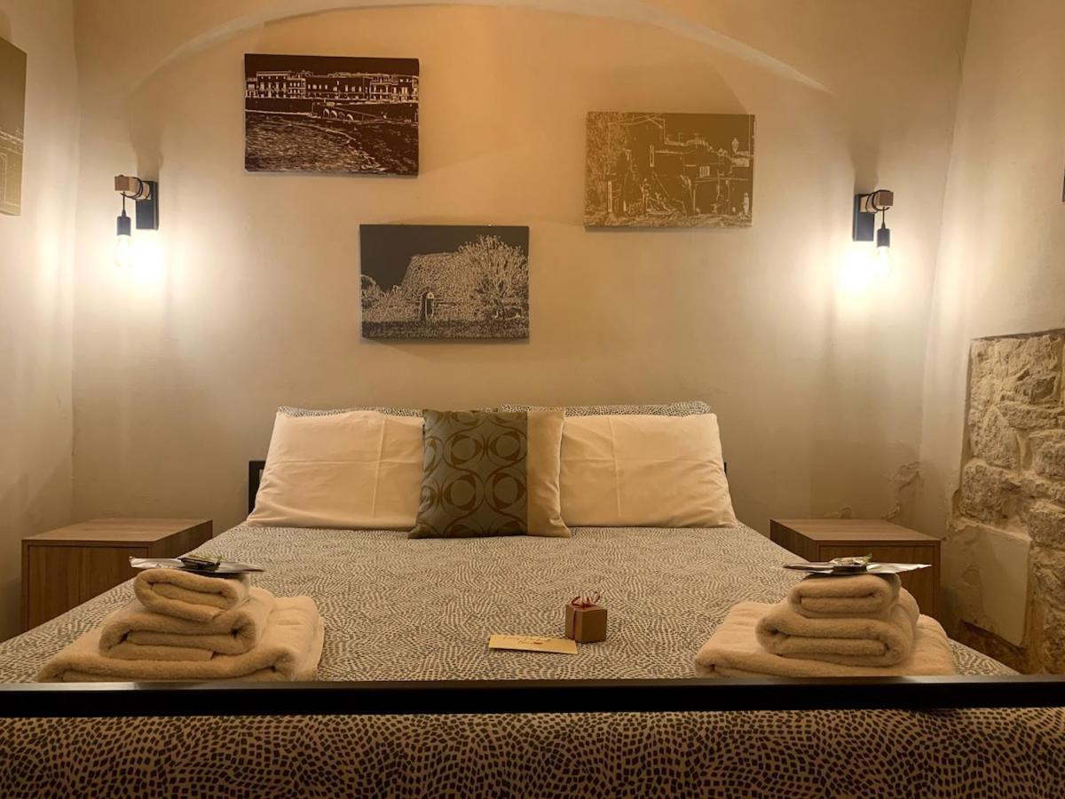 Locus Pendinelli Trani Bed & Breakfast Ngoại thất bức ảnh